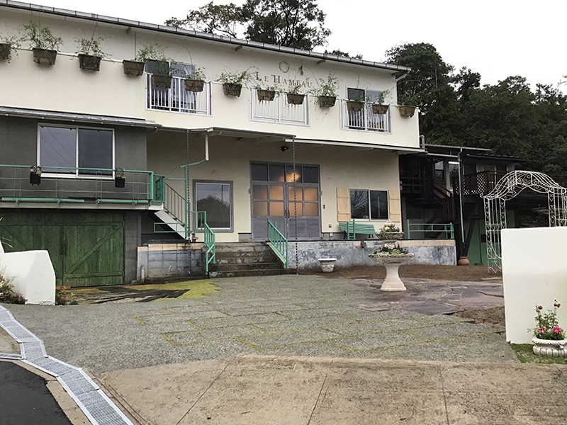 兵庫県三田市　店舗　ル・アモー（LE HAMEAU）様　外構工事、噴水に植栽