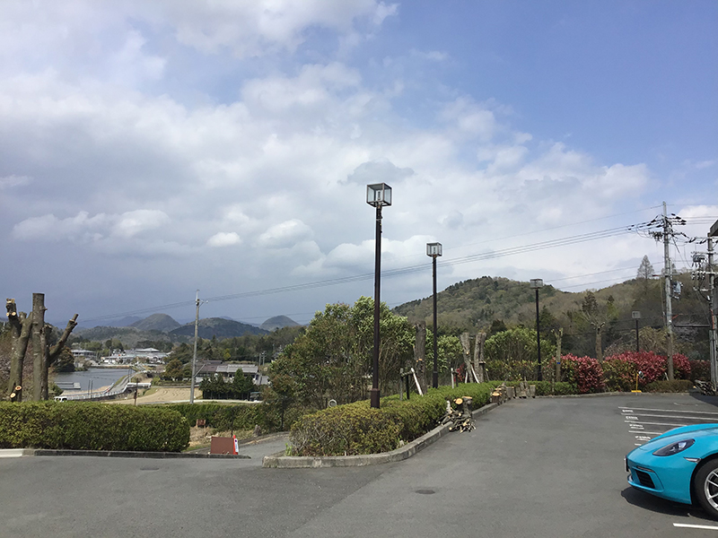 兵庫県宝塚市　福祉施設　駐車場の木の強剪定