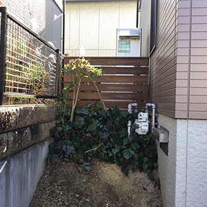 兵庫県神戸市　個人邸　ACQ加圧注入・防腐処理を施した木材によるウッドフェンス取り付け工事