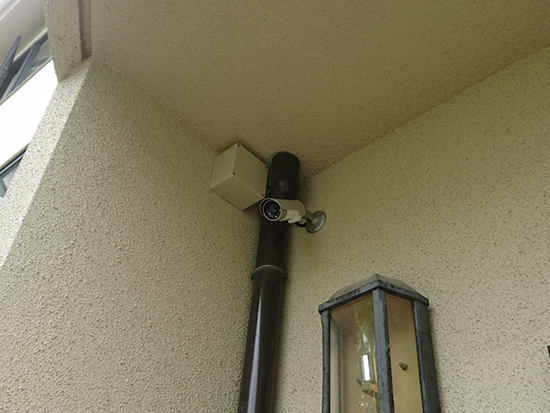 兵庫県西宮市　戸建て住宅　防犯カメラの取り付け工事（IPカメラ）