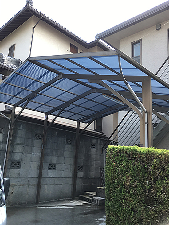 兵庫県川西市　個人邸　台風により飛ばされたカーポート屋根修理