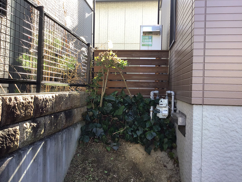 兵庫県神戸市　個人邸　ACQ加圧注入・防腐処理を施した木材によるウッドフェンス取り付け工事