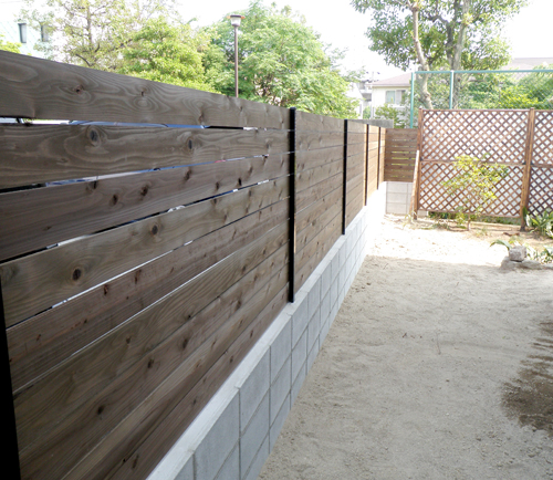 兵庫県西宮市　個人邸　老朽化して危険なブロック塀をウッドフェンスに改修