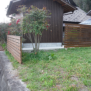 兵庫県宝塚市　個人宅　外構工事　ウッドフェンスの設置工事