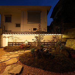 兵庫県宝塚市　個人邸　ライトアップする和風庭園